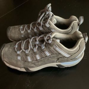 Keen hiking shoes (grey) - never worn